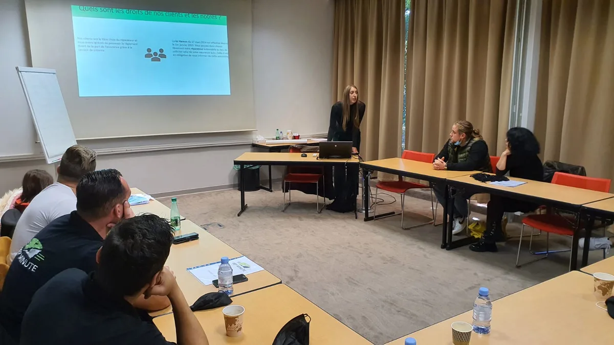 Pr&eacute;sentation projet&eacute;e pendant la r&eacute;union annuelle Rep Minute